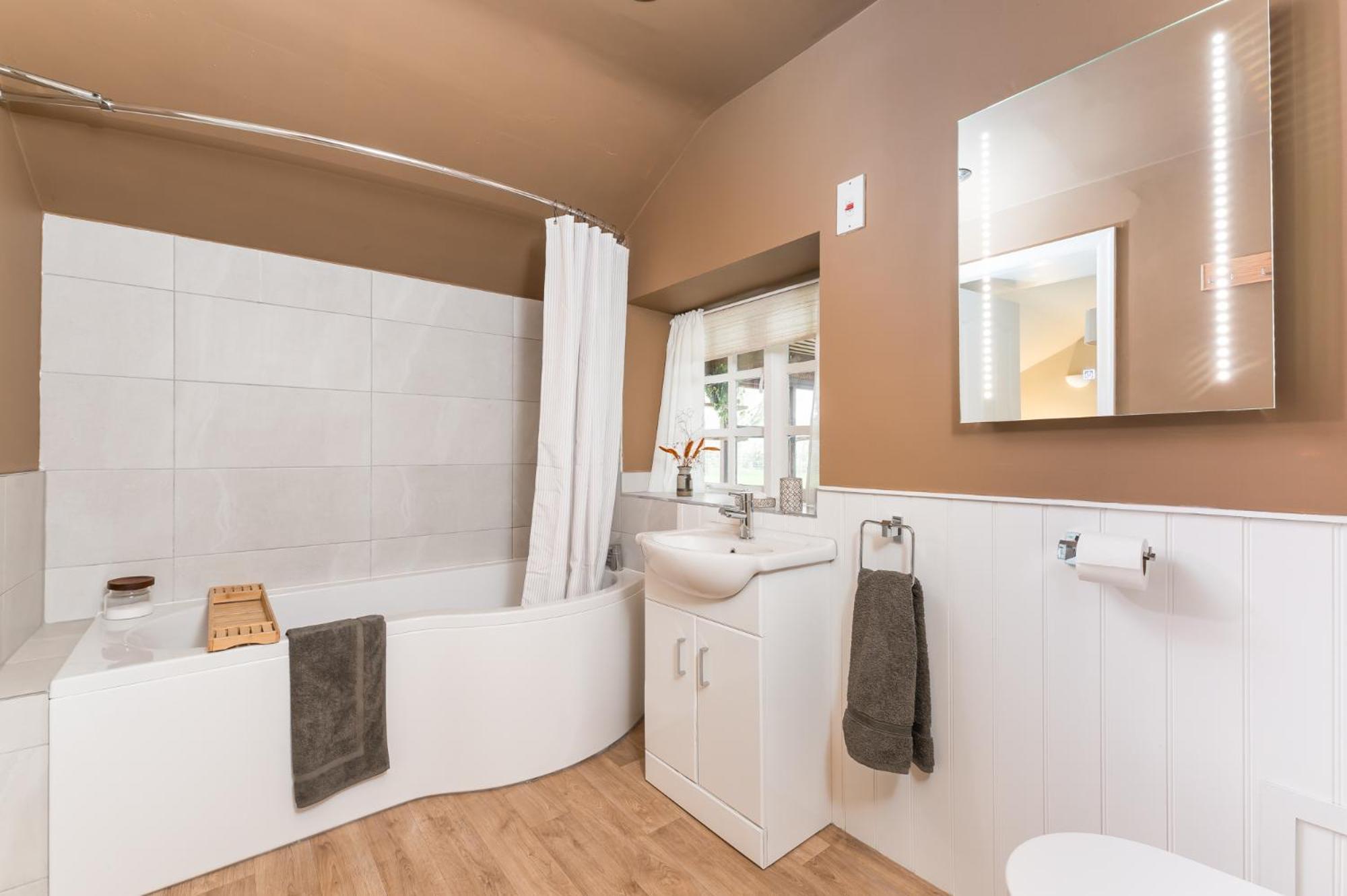 Central Malham Wellbeing Escape Hot Tub & Studio Экстерьер фото